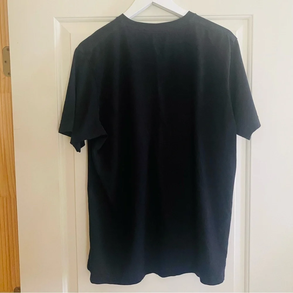 UNIQLO Raizen Yu Yu Hakusho 50th Anime Black White Graphic T-shirt Size LARGE